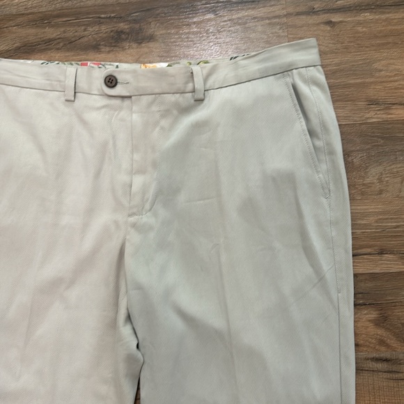 TOMMY BAHAMA MENS RELAXED GOLF PANTS CREAM LIGHTWEIGHT SIZE 36X30 - Picture 3 of 12